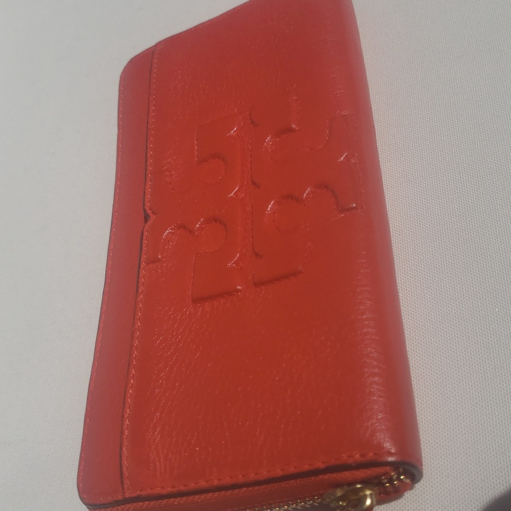 🧡Tory Burch Orange Zip-Around Leather Wallet